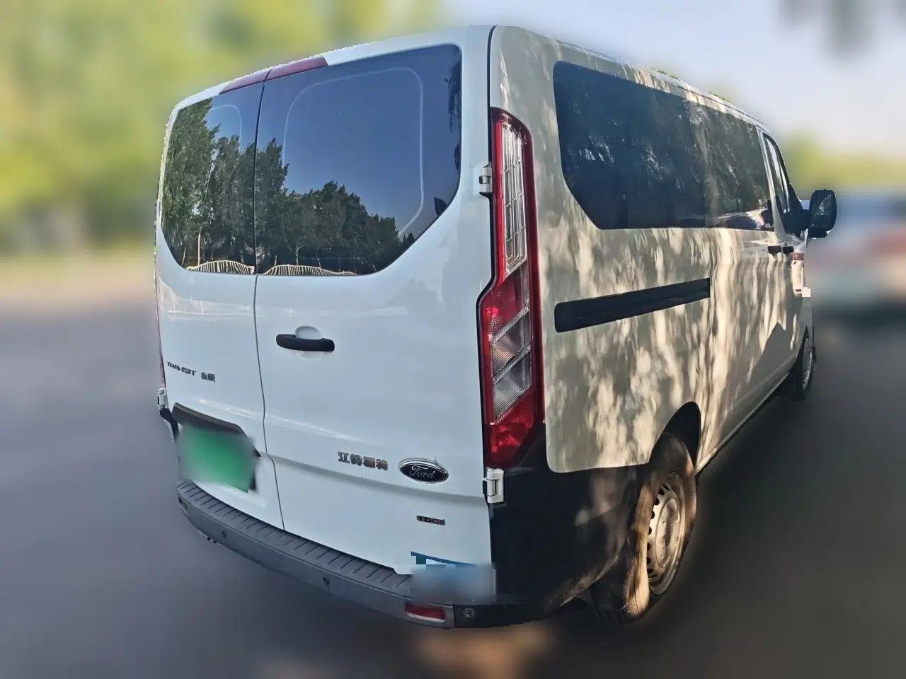 Ford Transit 2019 2.0T Diesel Multi-Purpose Commercial Vehicle Short Wheelbase Low Roof 6-Seater China VI Standard — миниатюра 6