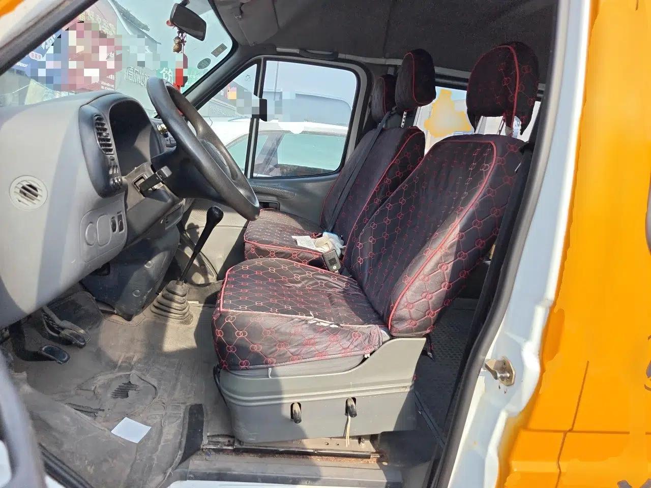 Ford Classic Transit 2015 2.8T Diesel Multi-Function Vehicle Short Wheelbase 6-Seater Mid-Roof Edition JX493ZLQ4 — миниатюра 16
