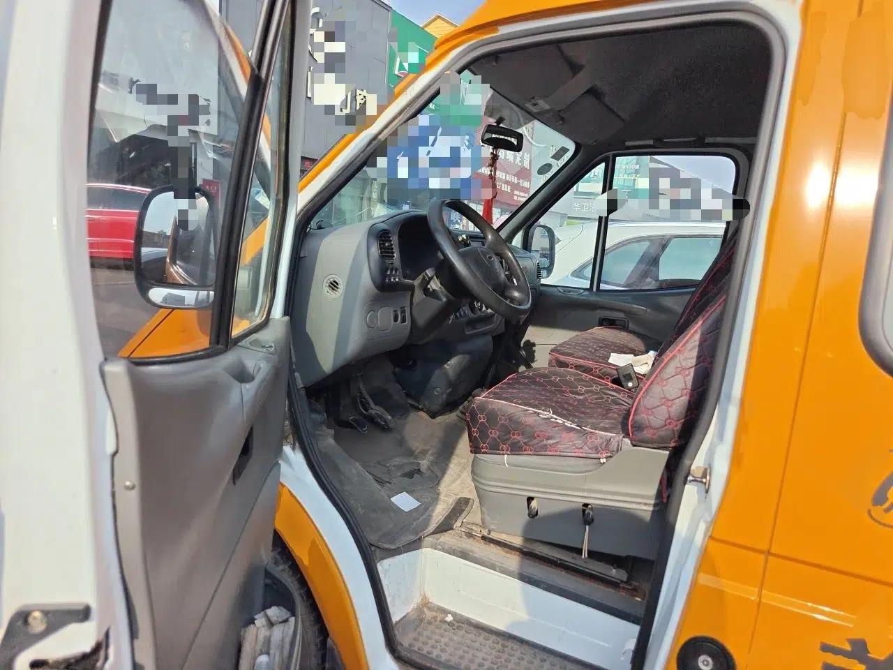 Ford Classic Transit 2015 2.8T Diesel Multi-Function Vehicle Short Wheelbase 6-Seater Mid-Roof Edition JX493ZLQ4 — миниатюра 17