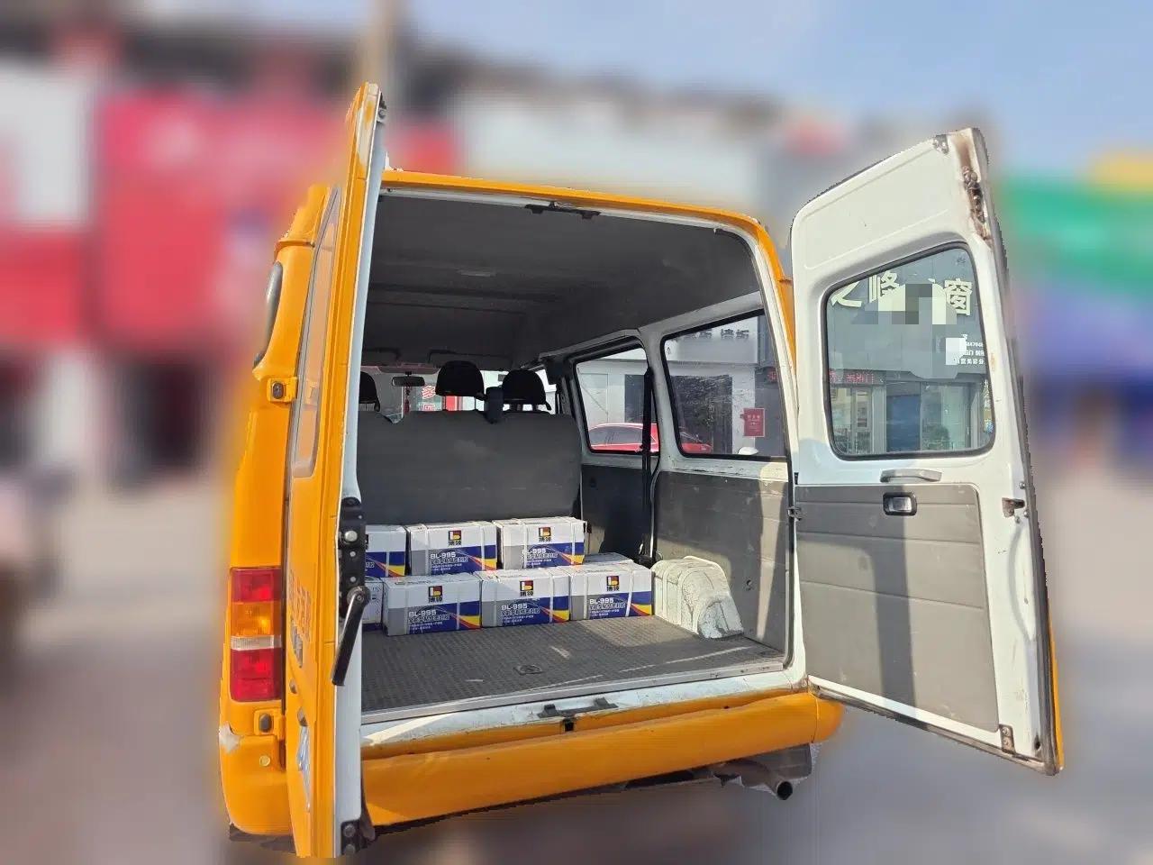 Ford Classic Transit 2015 2.8T Diesel Multi-Function Vehicle Short Wheelbase 6-Seater Mid-Roof Edition JX493ZLQ4 — миниатюра 20
