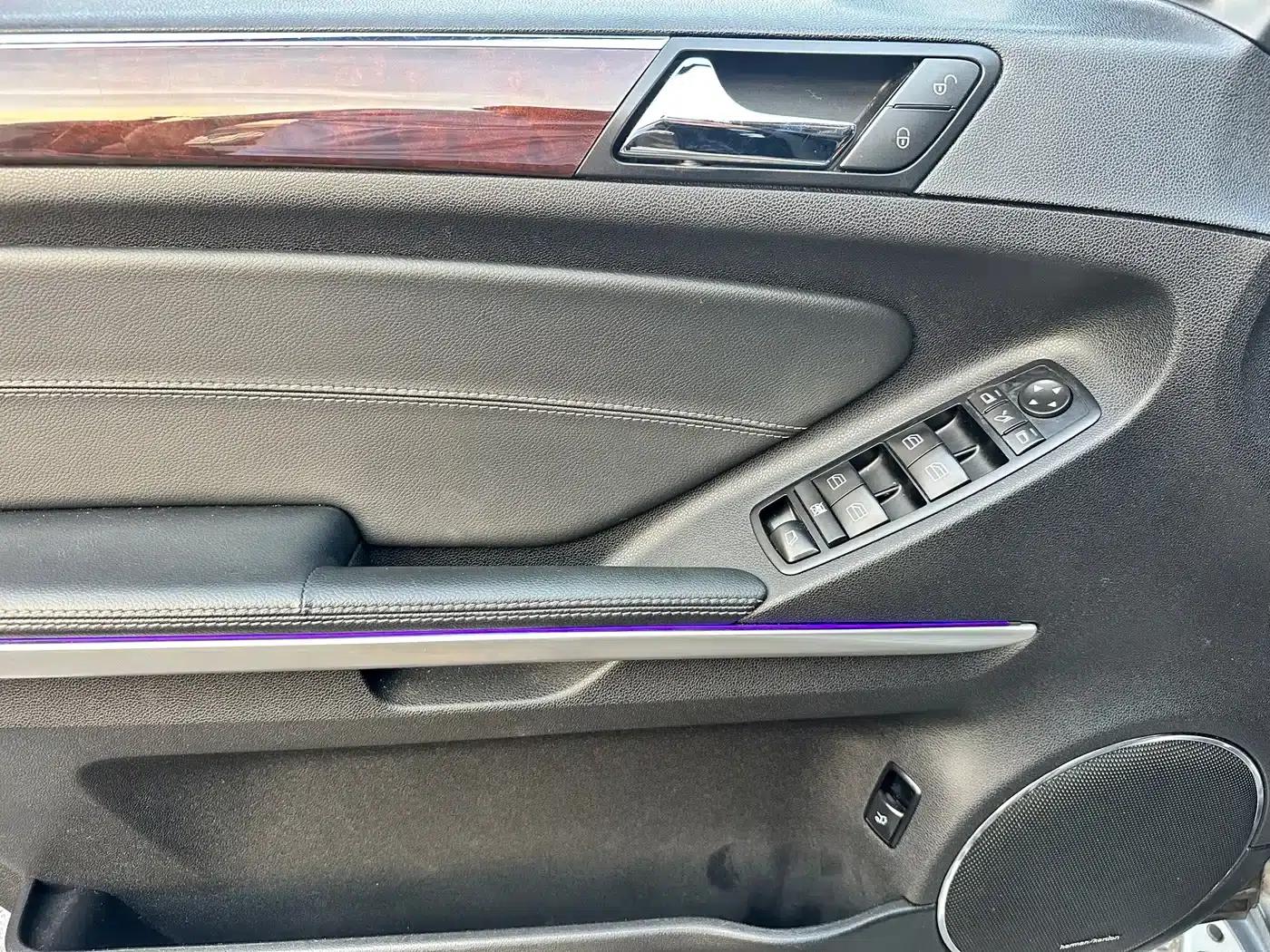 Mercedes-Benz GL-Class 2012 GL 550 — миниатюра 3