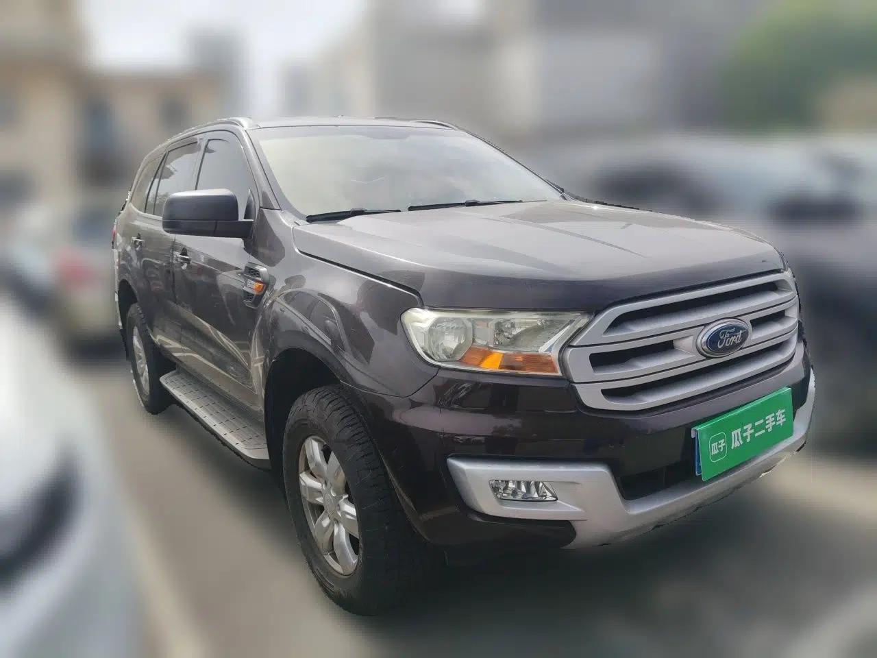 Ford Everest 2016 2.0T Gasoline Automatic 4x4 Elite Edition — миниатюра 3