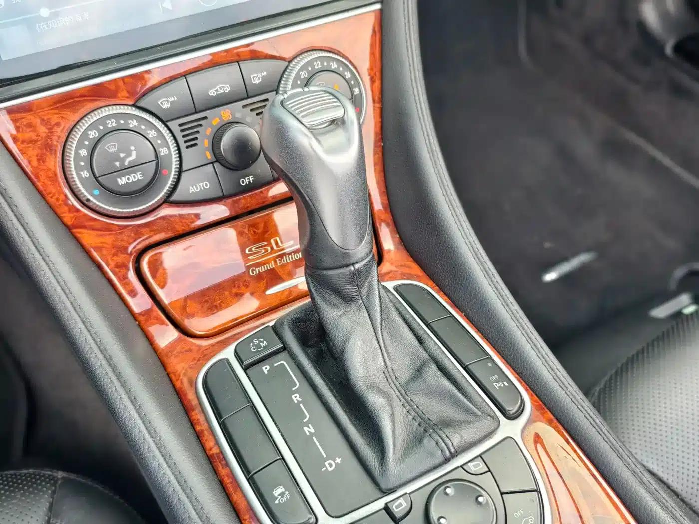 Mercedes-Benz SL-Class 2010 SL 350 — миниатюра 11
