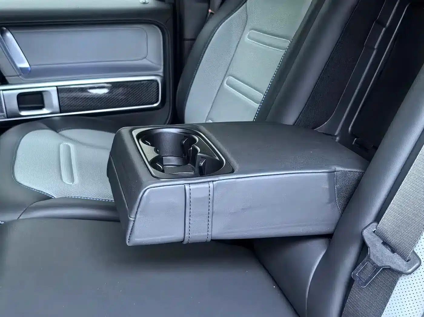 Mercedes-Benz G-Class PHEV 2025 G580 First Edition — миниатюра 23