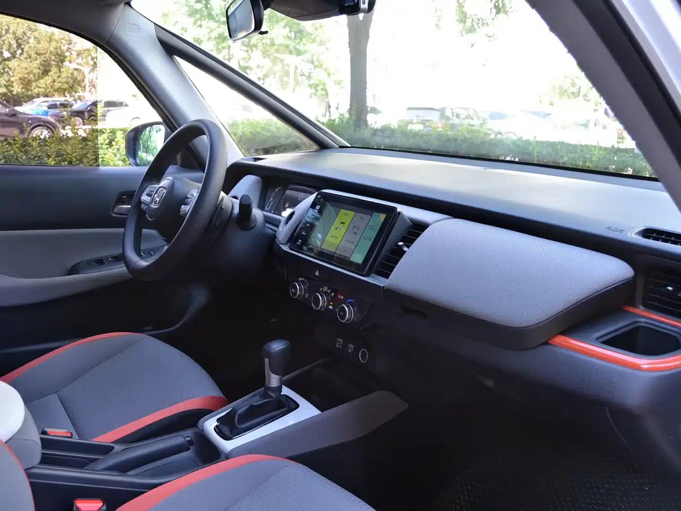 LIFE 2023 1.5L CVT SPO-SS Dynamic Edition — миниатюра 11