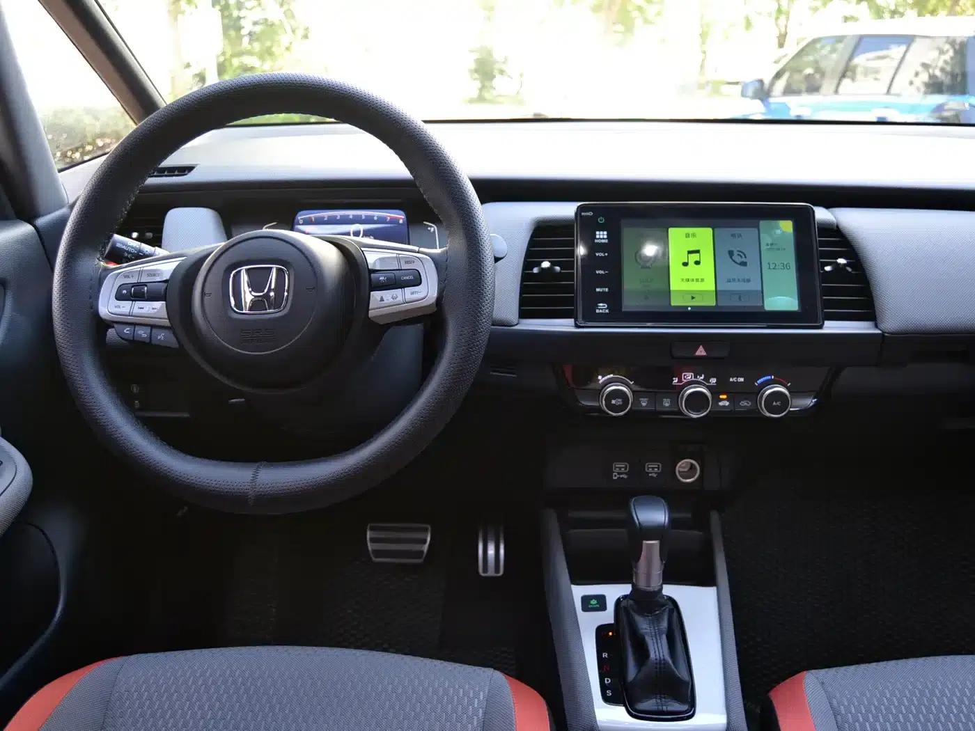 LIFE 2023 1.5L CVT SPO-SS Dynamic Edition — миниатюра 13