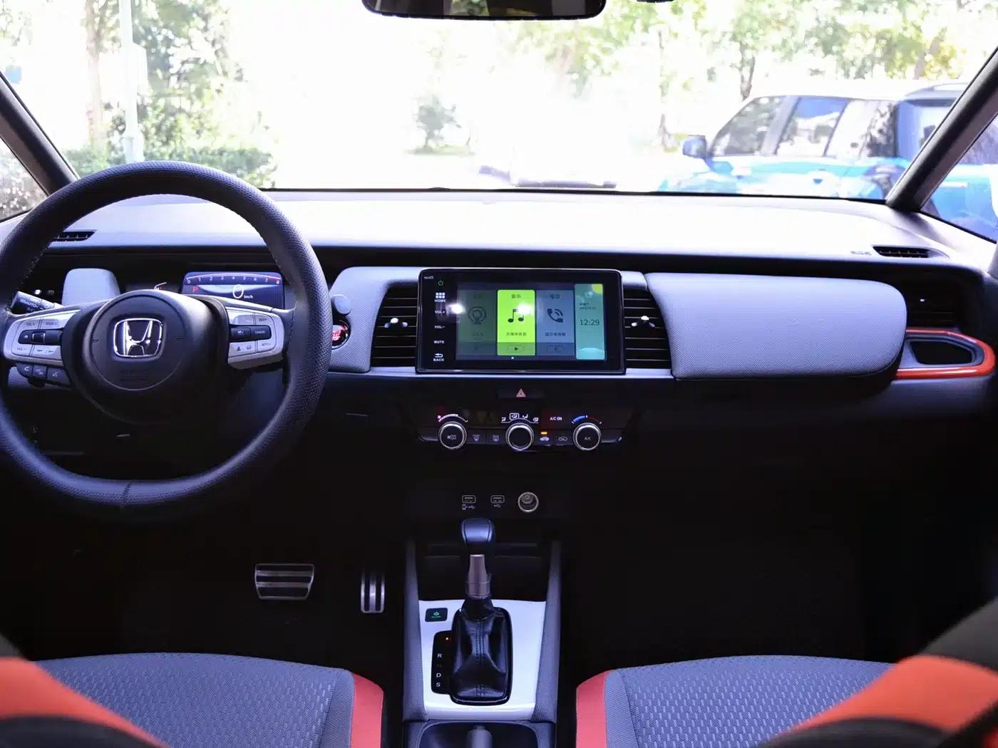 LIFE 2023 1.5L CVT SPO-SS Dynamic Edition — миниатюра 8