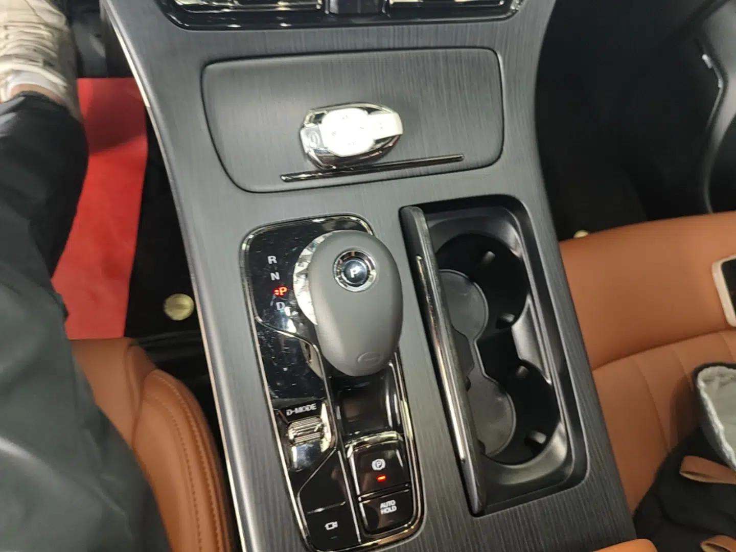 GAC Trumpchi E9 2025 E9 Superfast Charging Deluxe Edition — миниатюра 17