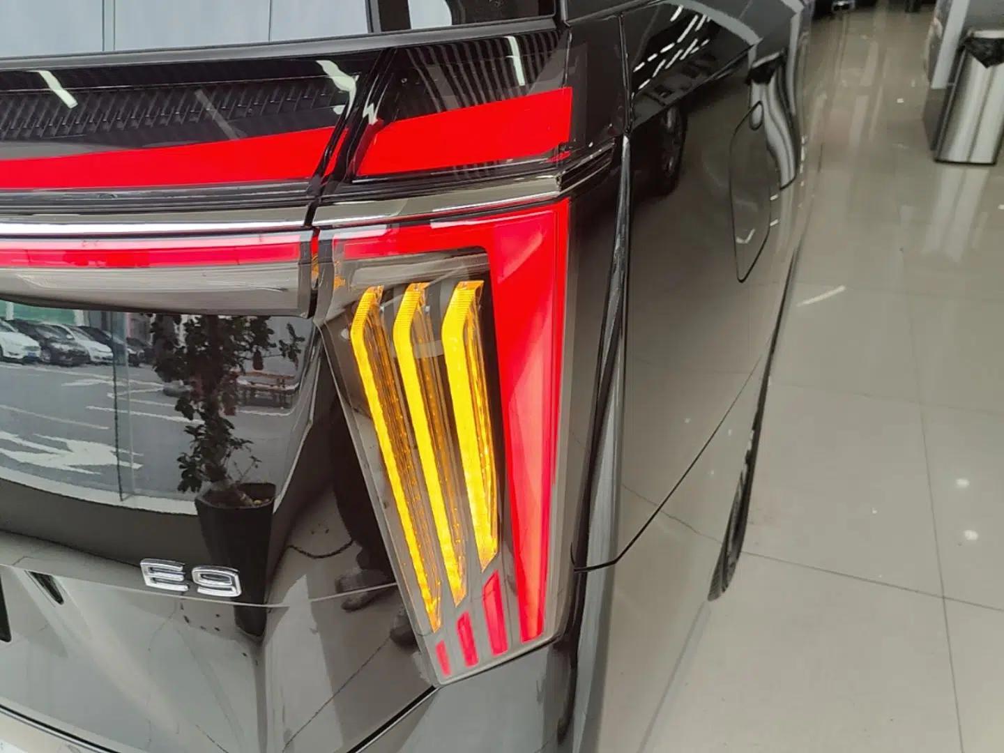 GAC Trumpchi E9 2025 E9 Superfast Charging Deluxe Edition — миниатюра 7