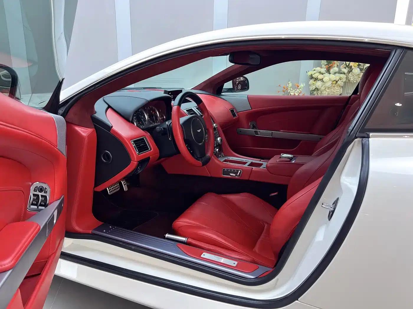 Aston Martin DB9 2013 6.0L Coupe — миниатюра 13