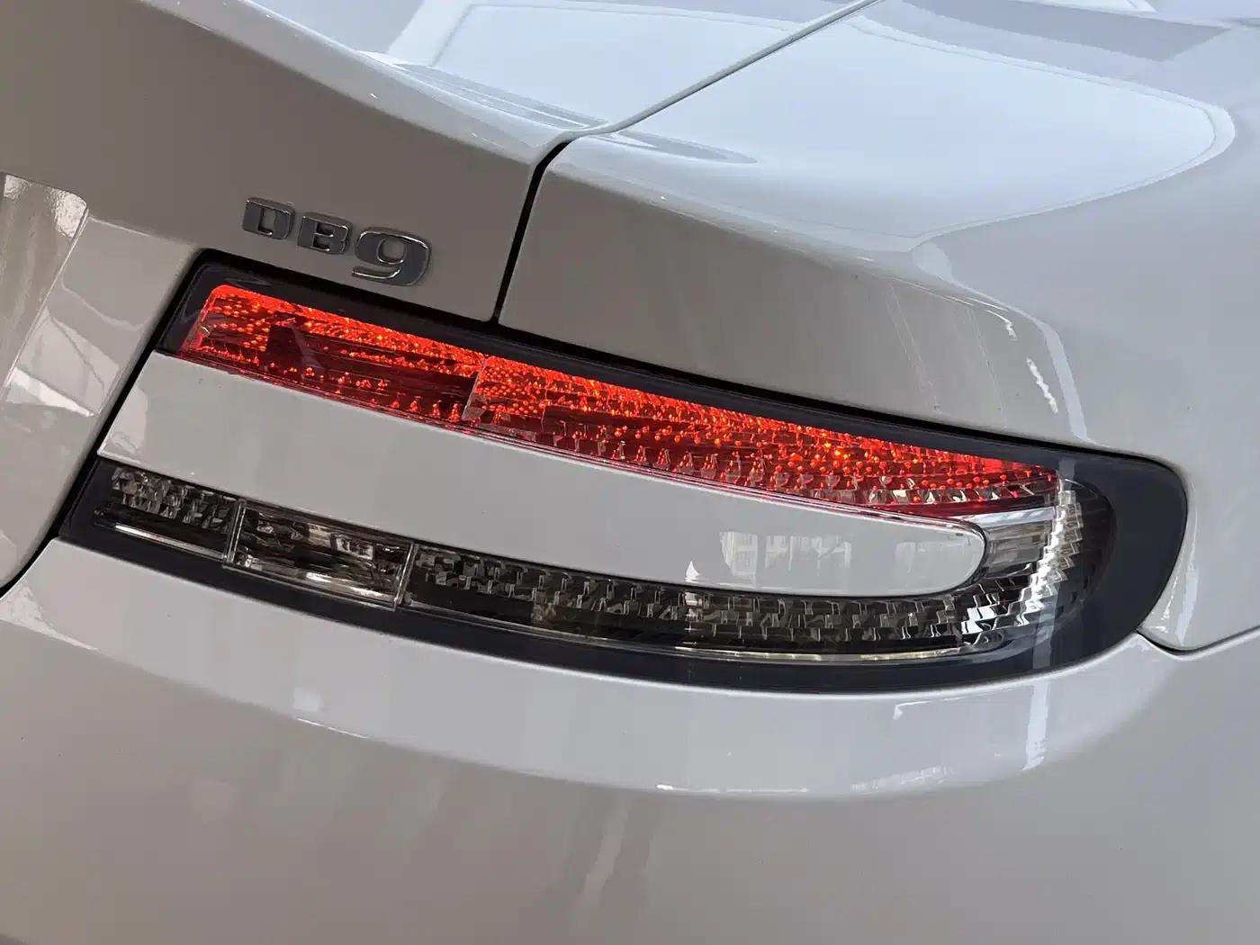 Aston Martin DB9 2013 6.0L Coupe — миниатюра 17
