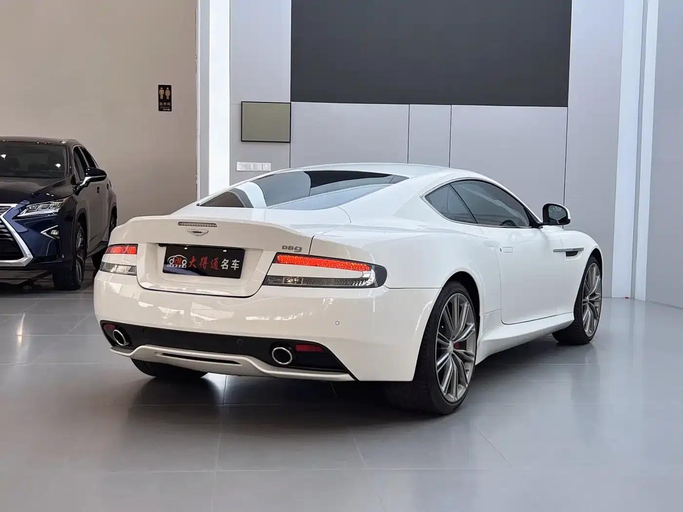 Aston Martin DB9 2013 6.0L Coupe — миниатюра 20