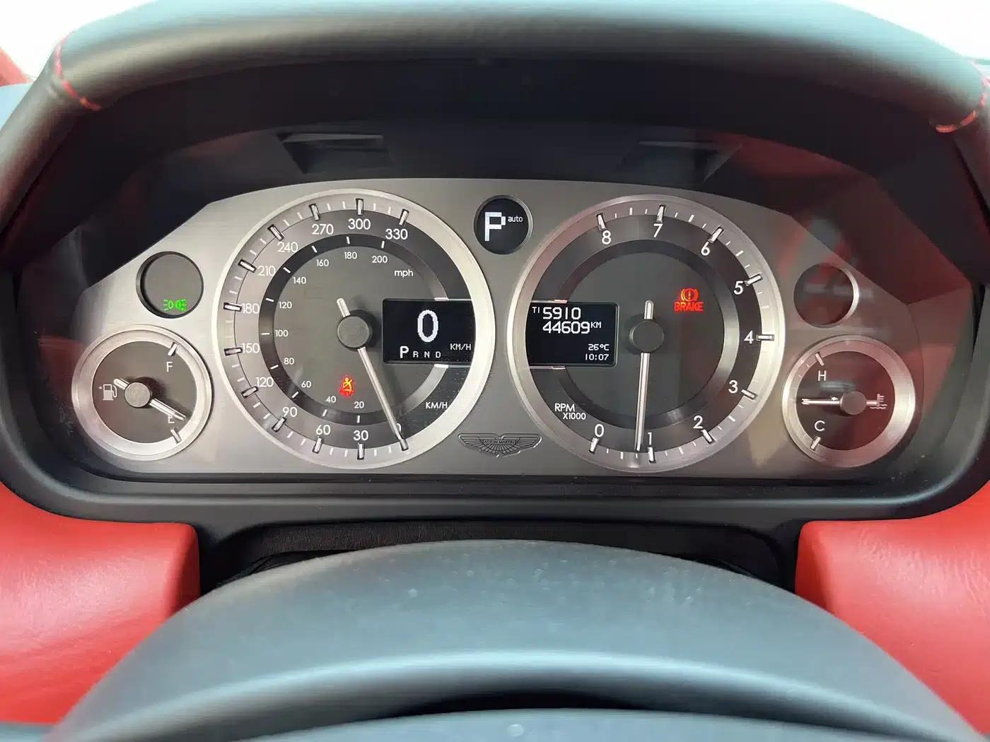 Aston Martin DB9 2013 6.0L Coupe — миниатюра 7