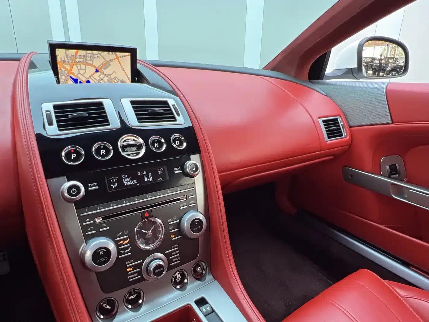Aston Martin DB9 2013 6.0L Coupe — миниатюра 8
