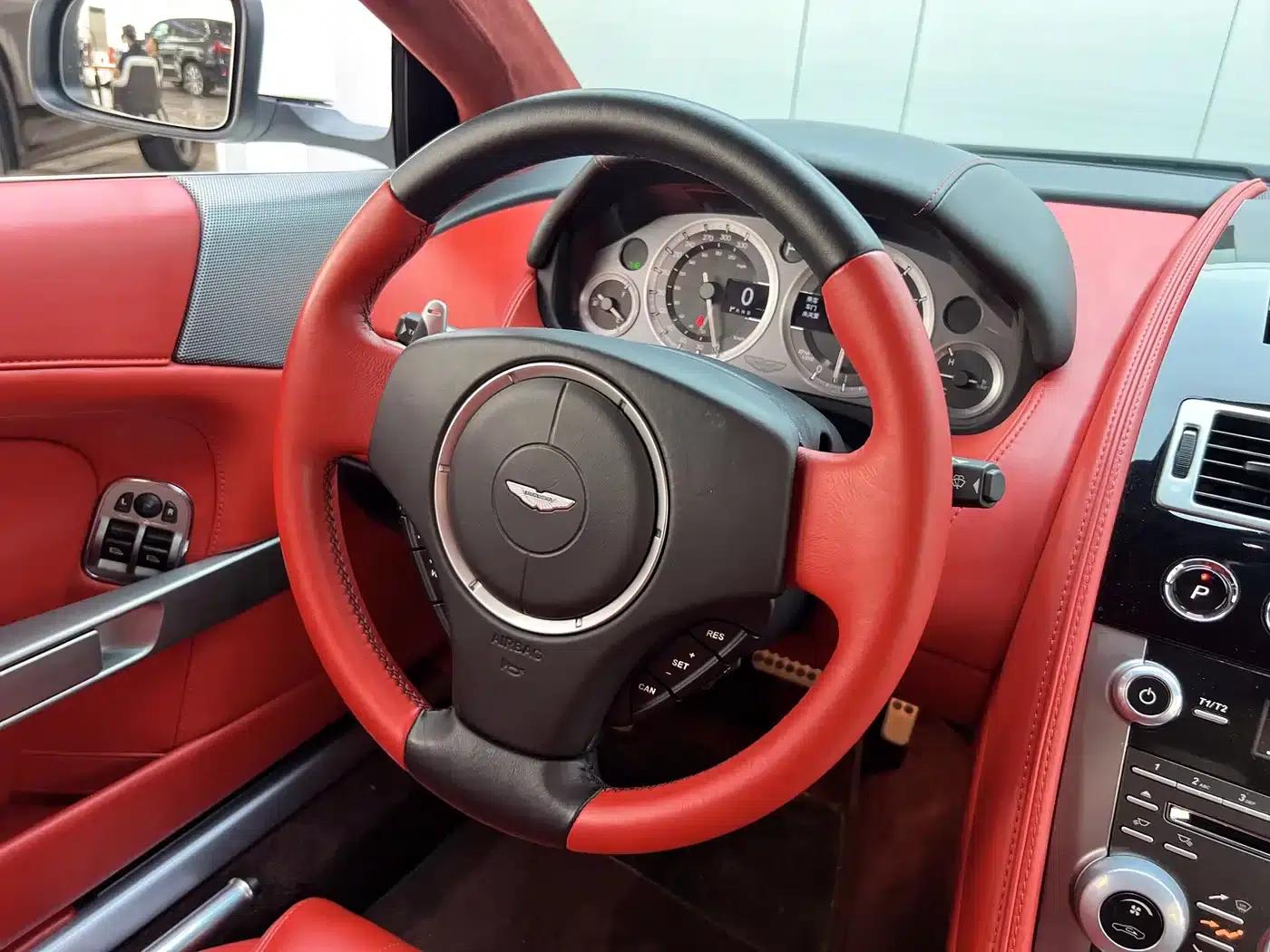 Aston Martin DB9 2013 6.0L Coupe — миниатюра 10