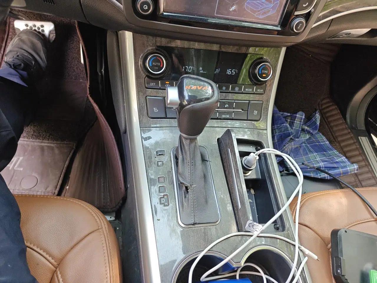 Haval H8 2015 2.0T Four-Wheel Drive Luxury Model — миниатюра 15
