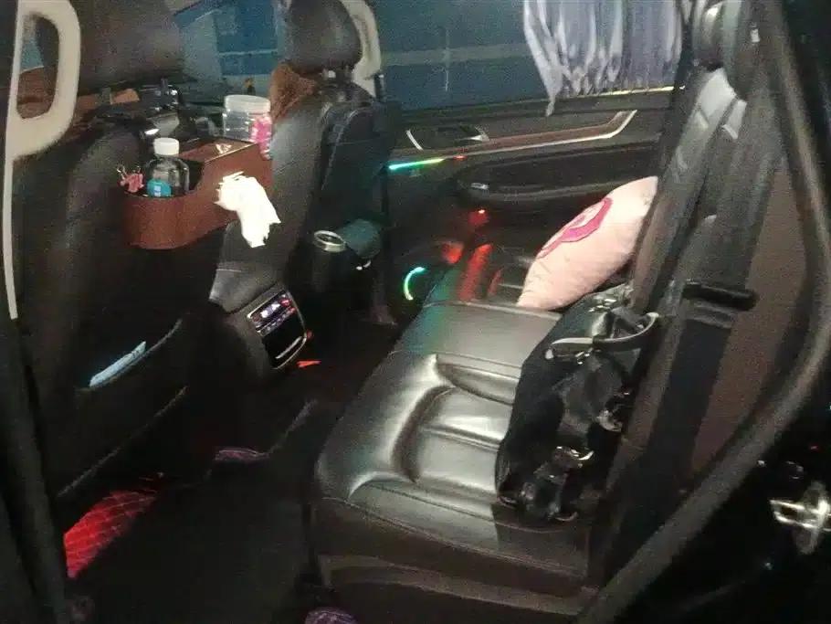 Roewe RX8 2019 30T Intelligent Connected 4WD Super Flagship Edition — миниатюра 11