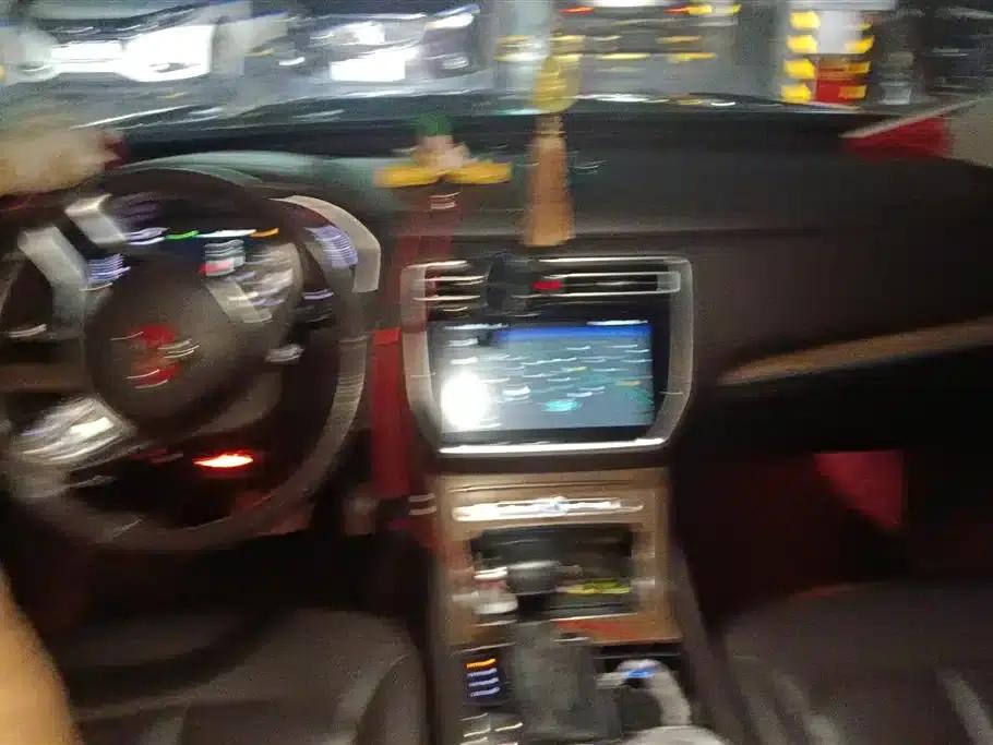 Roewe RX8 2019 30T Intelligent Connected 4WD Super Flagship Edition — миниатюра 12