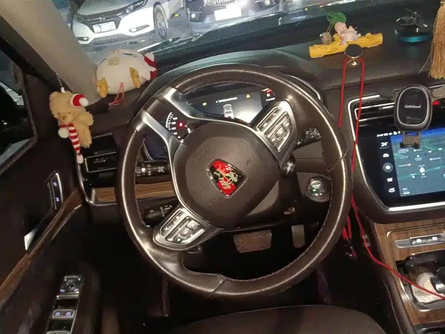 Roewe RX8 2019 30T Intelligent Connected 4WD Super Flagship Edition — миниатюра 15
