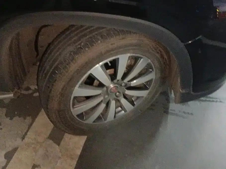 Roewe RX8 2019 30T Intelligent Connected 4WD Super Flagship Edition — миниатюра 6
