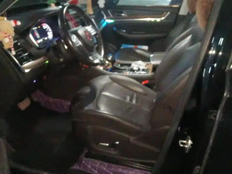 Roewe RX8 2019 30T Intelligent Connected 4WD Super Flagship Edition — миниатюра 9