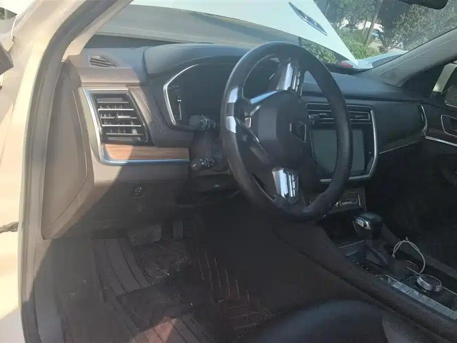 Roewe RX8 2019 30T Intelligent Internet Four-Wheel Drive Supreme Edition — миниатюра 12