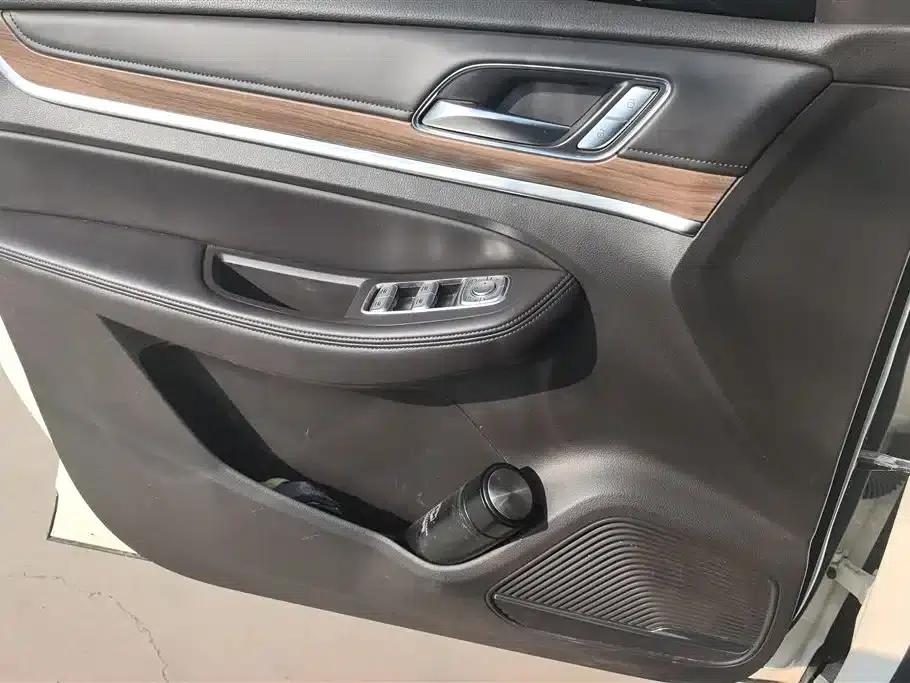 Roewe RX8 2019 30T Intelligent Internet Four-Wheel Drive Supreme Edition — миниатюра 7
