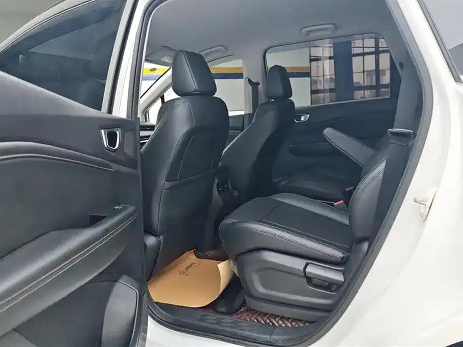Wuling Jiachen 2022 1.5T CVT Smart Luxury Edition — миниатюра 11