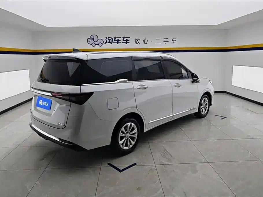 Wuling Jiachen 2022 1.5T CVT Smart Luxury Edition — миниатюра 3