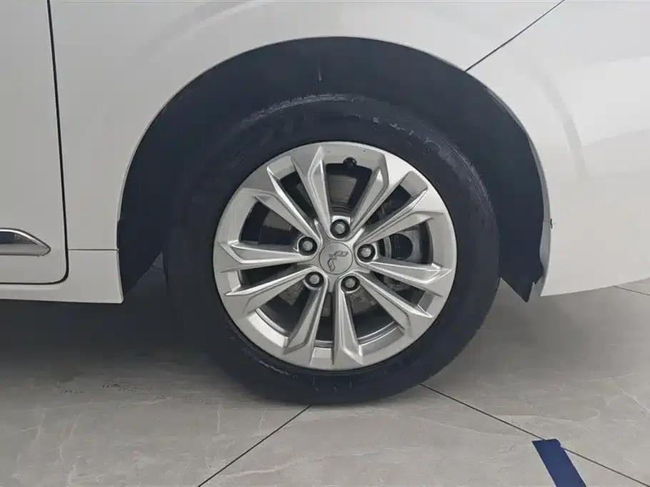Wuling Jiachen 2022 1.5T CVT Smart Luxury Edition — миниатюра 6