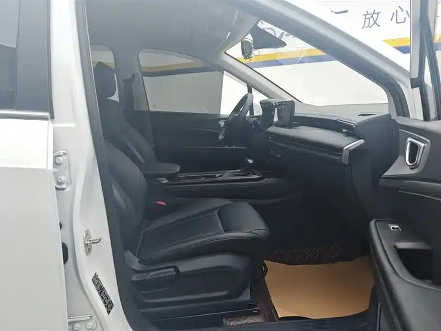 Wuling Jiachen 2022 1.5T CVT Smart Luxury Edition — миниатюра 8