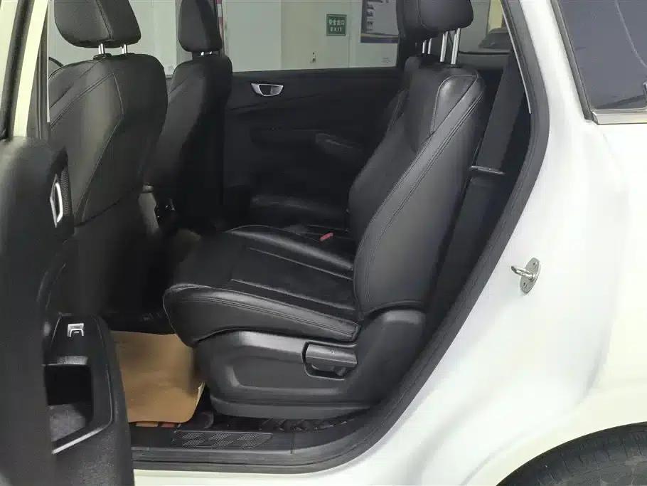 Wuling Jiachen 2022 1.5T Manual Light Enjoyment Vitality Edition — миниатюра 11