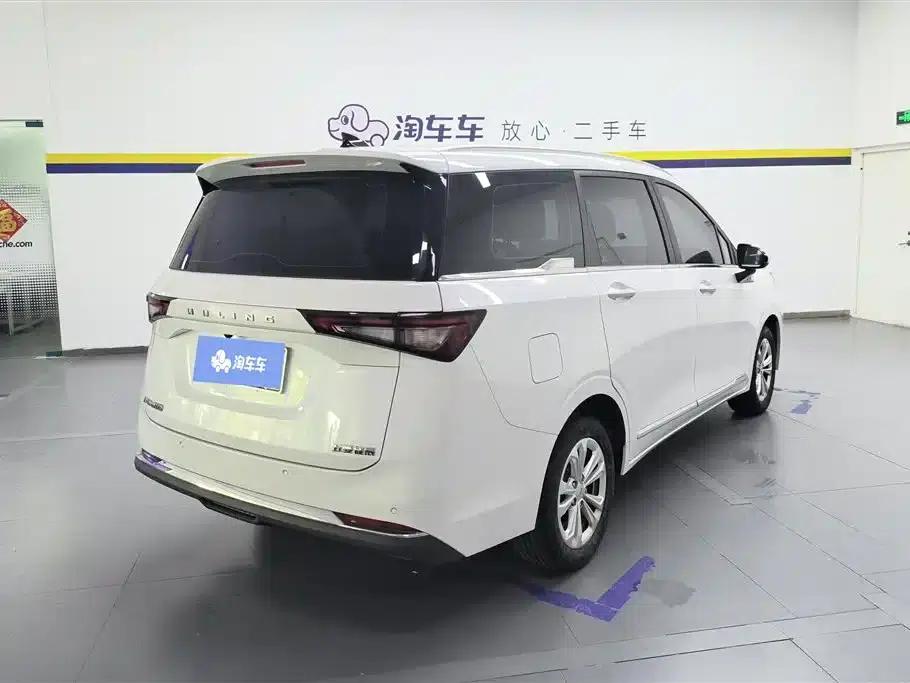 Wuling Jiachen 2022 1.5T Manual Light Enjoyment Vitality Edition — миниатюра 3