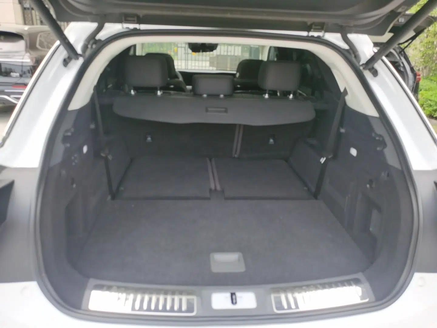 Hongqi E-HS9 2021 460 km Range Flagship Edition 7-Seater — миниатюра 22