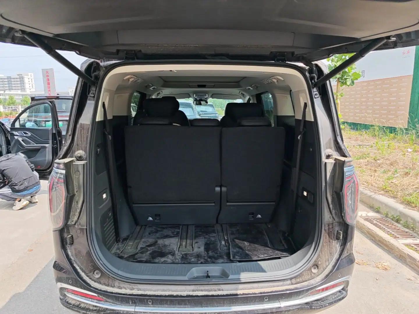 Hongqi HQ9 PHEV 2024 2.0T Four-Wheel Drive Business Edition — миниатюра 22