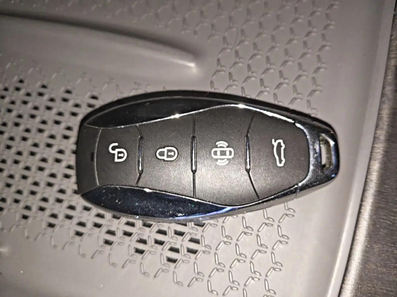 Hongqi Tiangong 08 2025 680 Ultra Four-Wheel-Drive Version — миниатюра 12
