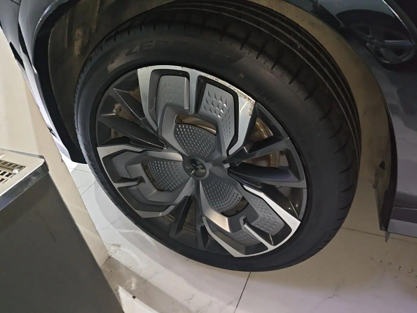 Hongqi Tiangong 08 2025 680 Ultra Four-Wheel-Drive Version — миниатюра 10