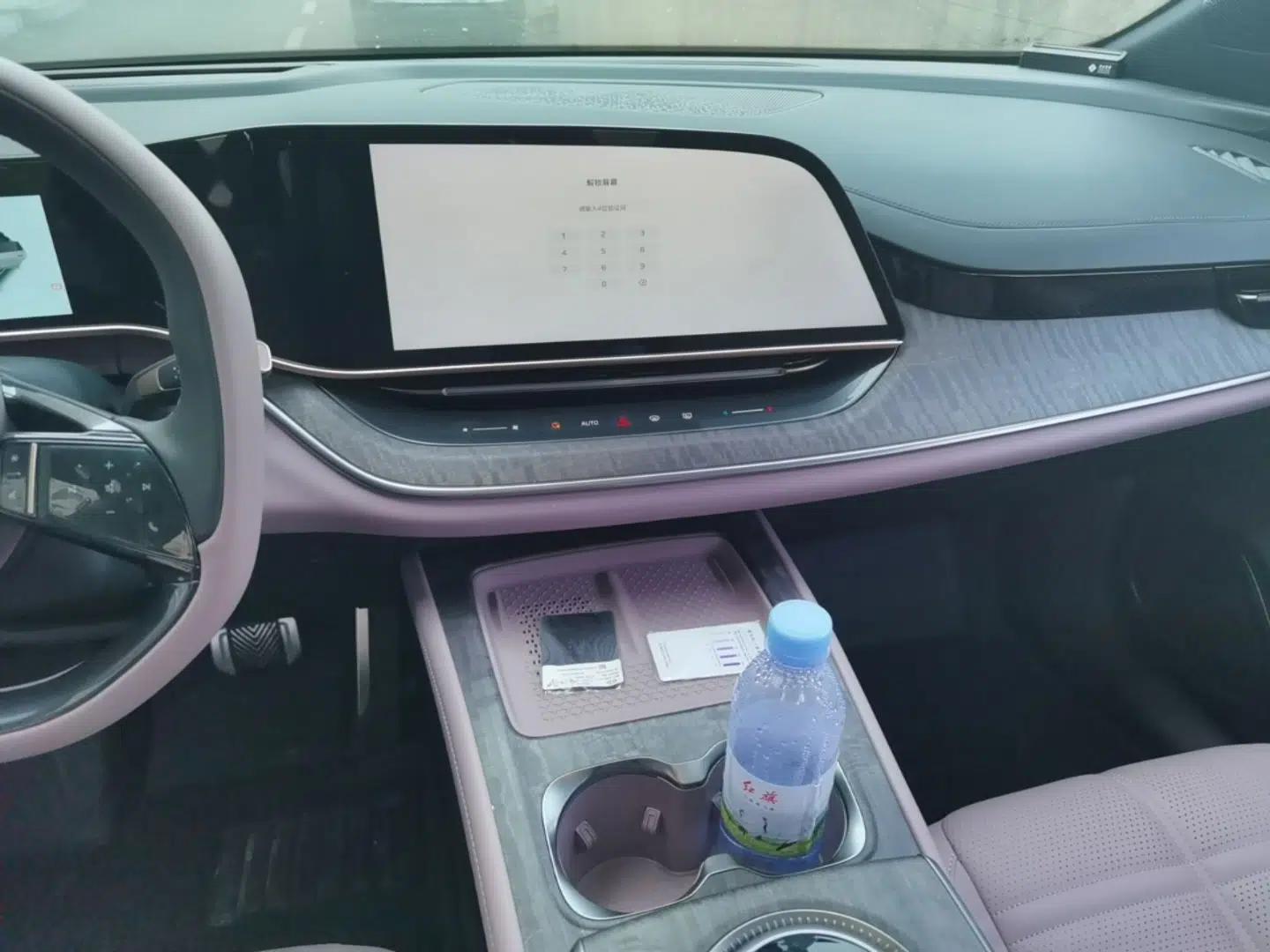 Hongqi Tiangong 08 2025 680 Ultra Four-Wheel-Drive Version — миниатюра 16