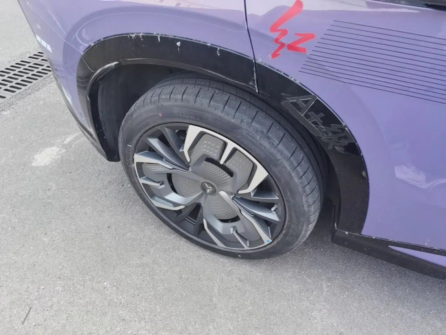 Hongqi Tiangong 08 2025 680 Ultra Four-Wheel-Drive Version — миниатюра 10