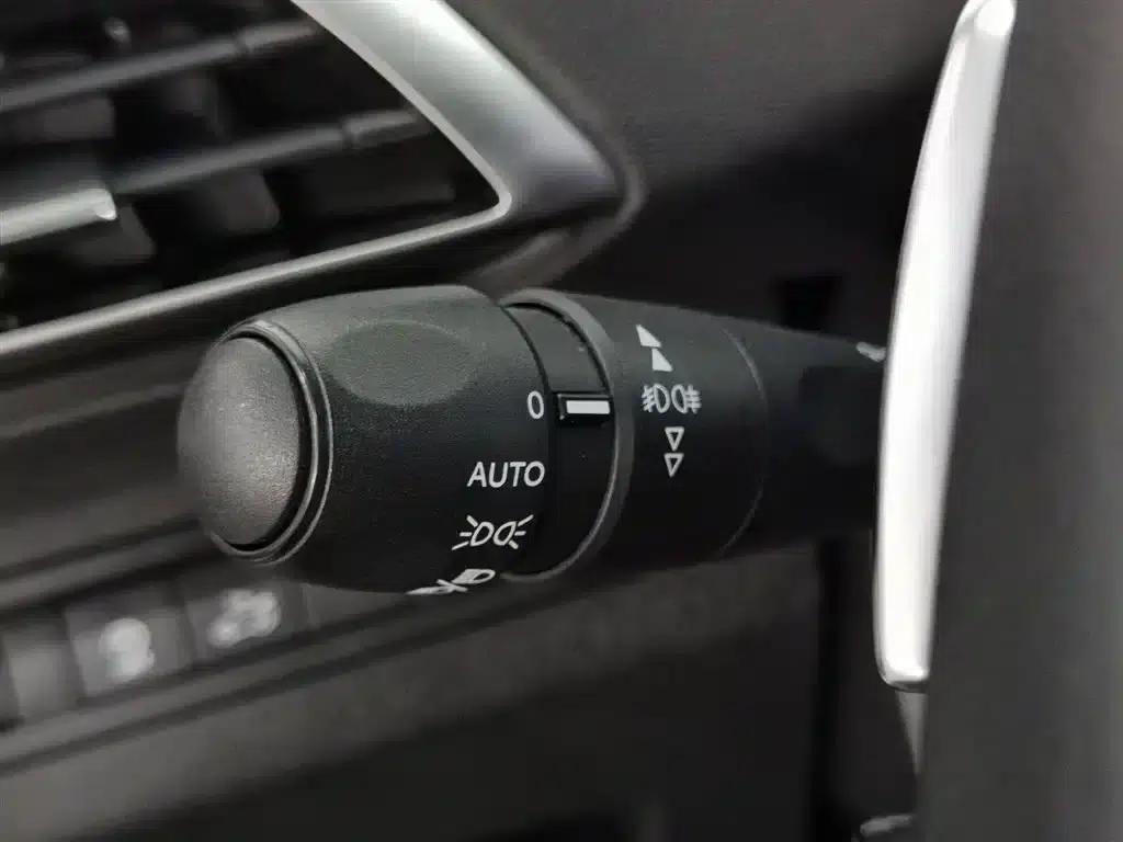 Peugeot 5008 2017 380THP 7-seater Luxury Edition — миниатюра 21
