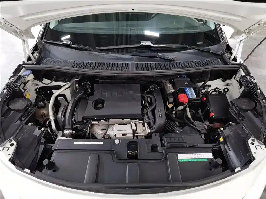 Peugeot 5008 2017 380THP 7-seater Luxury Edition — миниатюра 6