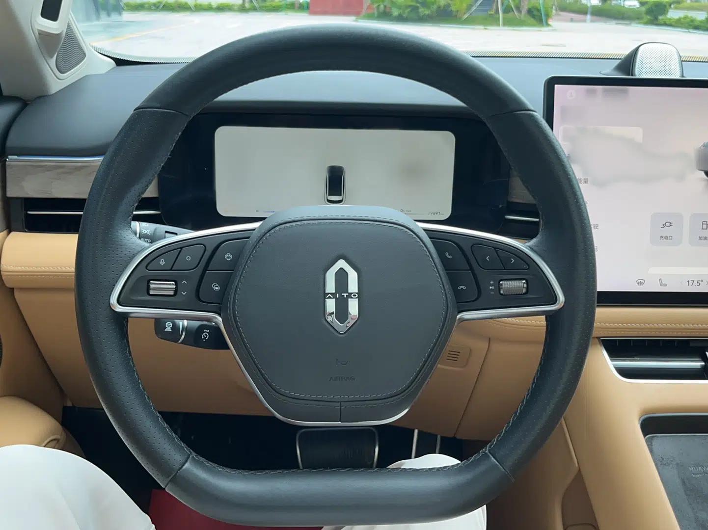 Hima AITO M5 2022 Range-Extended Rear-Drive Standard Version — миниатюра 13