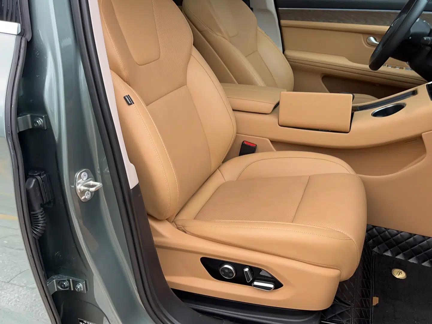 Hima AITO M5 2022 Range-Extended Rear-Drive Standard Version — миниатюра 23