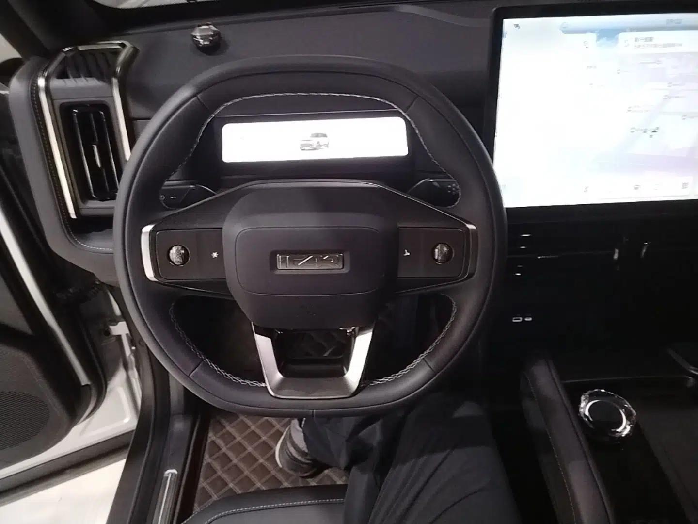 iCAR 03T 2024 501km Four-wheel Drive Long-Range Version — миниатюра 14