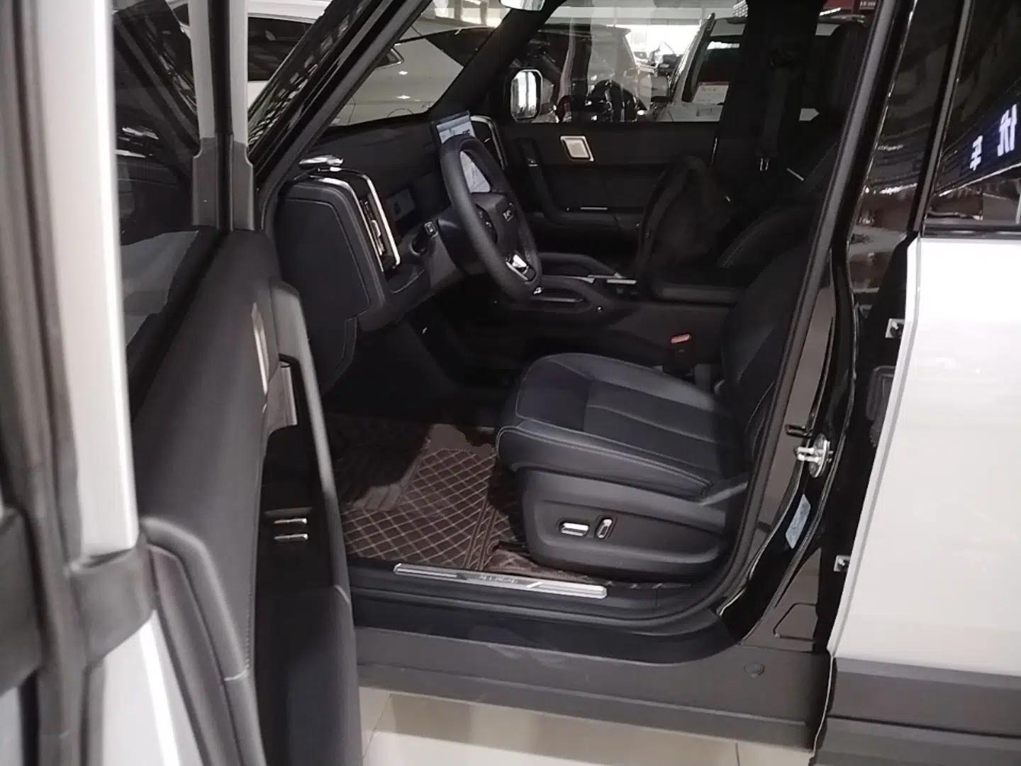 iCAR 03T 2024 501km Four-wheel Drive Long-Range Version — миниатюра 18