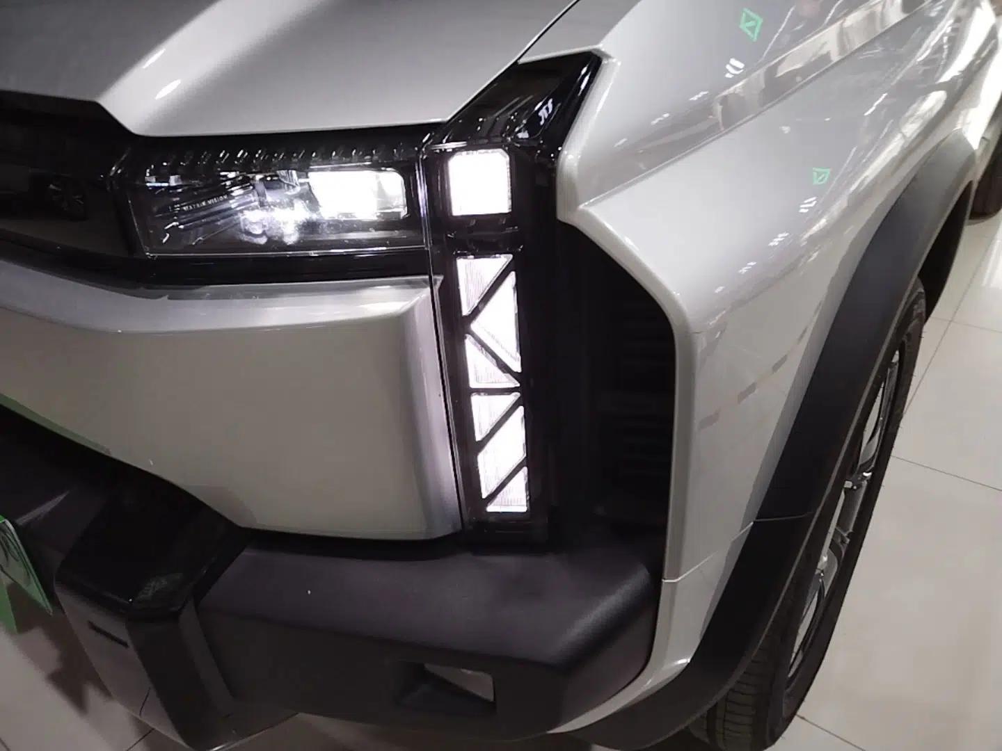 iCAR 03T 2024 501km Four-wheel Drive Long-Range Version — миниатюра 9