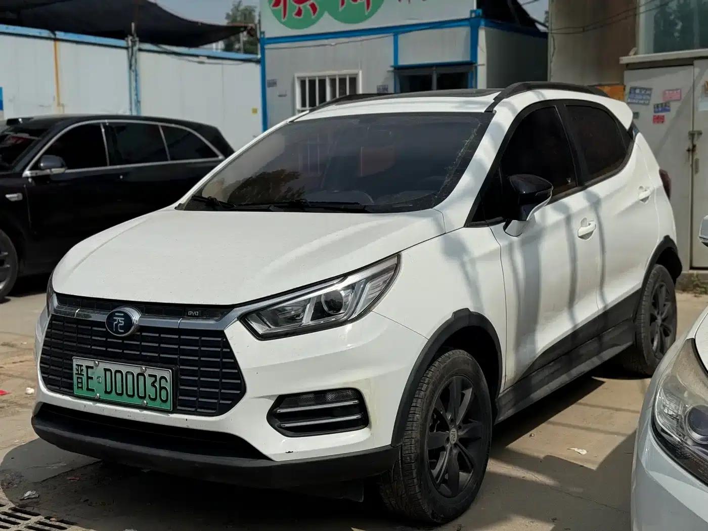 Yuan New Energy 2018 EV360 Smart Connected Cool Edition — миниатюра 1