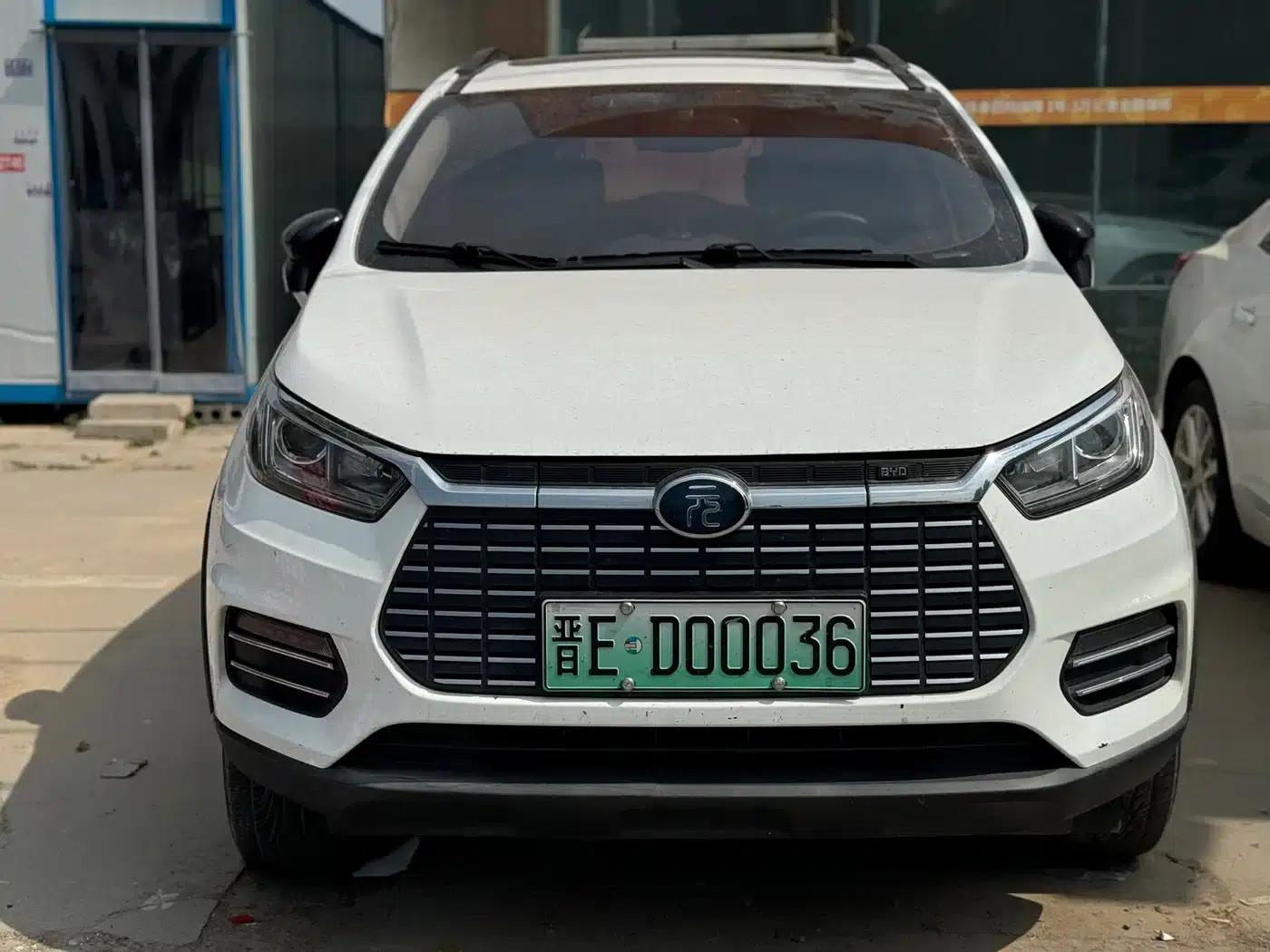 Yuan New Energy 2018 EV360 Smart Connected Cool Edition — миниатюра 3