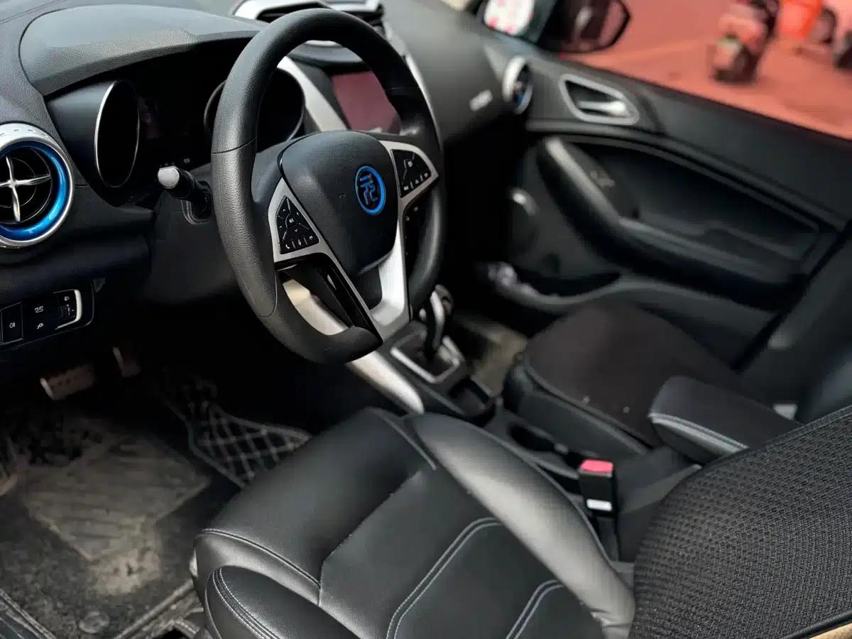 Yuan New Energy 2018 EV360 Smart Connected Cool Edition — миниатюра 5