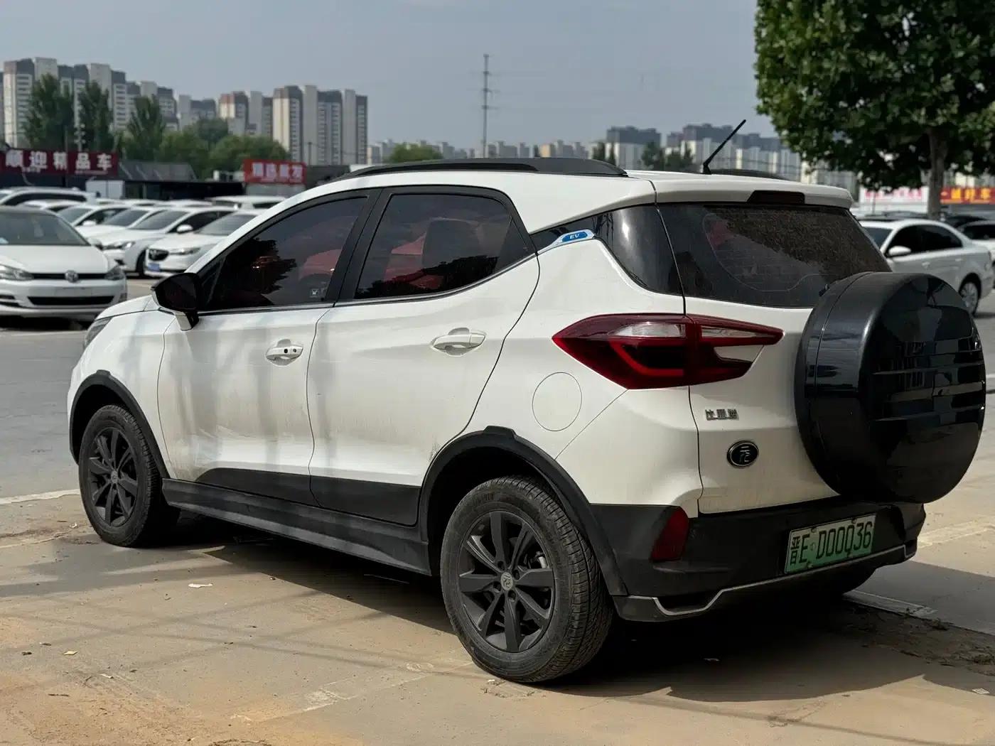 Yuan New Energy 2018 EV360 Smart Connected Cool Edition — миниатюра 8